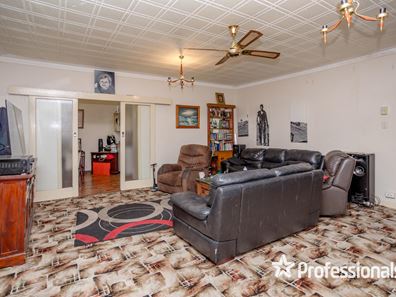 14 Prout Road, Armadale WA 6112