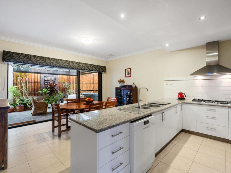 2/274 Holbeck Street, Doubleview