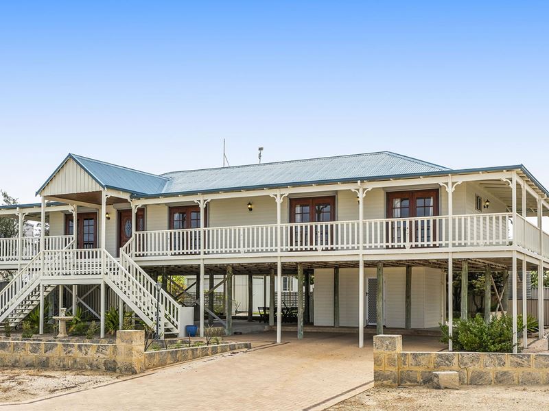 16 Lucraft Loop, Ledge Point