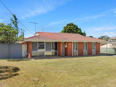 8 Preston Road, Parmelia WA 6167