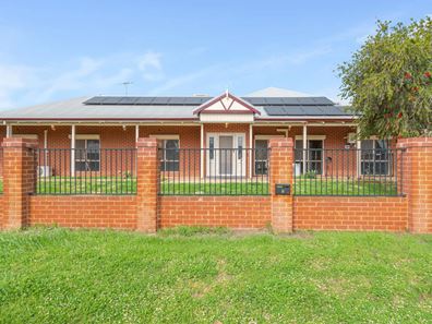 8 Carpenteria Crescent, Kenwick WA 6107