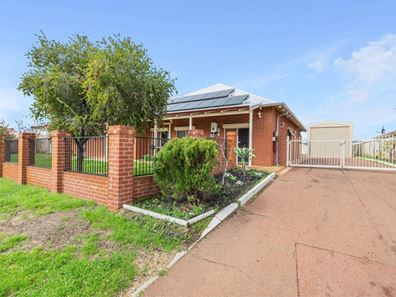 8 Carpenteria Crescent, Kenwick WA 6107