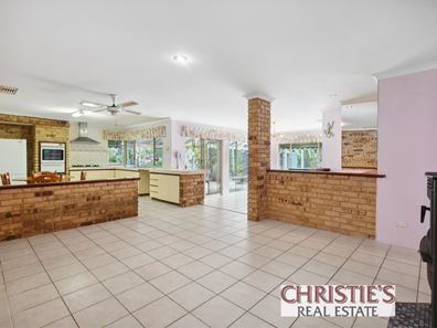 32 Cockatoo Drive, Mundaring WA 6073