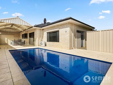 10 Caridean Way, Hammond Park WA 6164