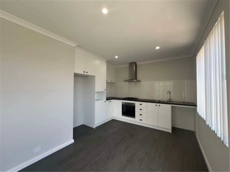 A/8 Dolton Place, Warnbro WA 6169