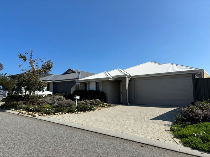 9 Lustre Road, Eglinton WA 6034