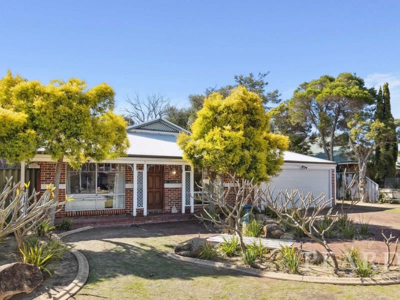 19 Golf Links Drive, Carramar WA 6031