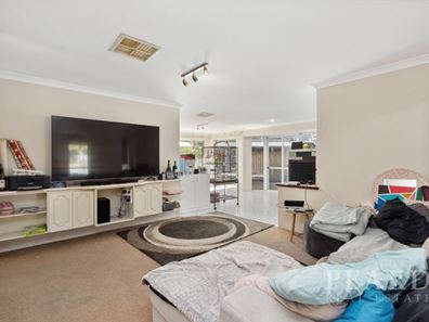 19 Golf Links Drive, Carramar WA 6031