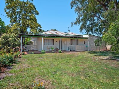 2 Pitt Street, Collie WA 6225