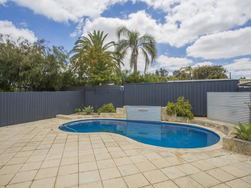 5A Rhagodia Court, Heathridge WA 6027