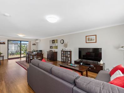 10/11 Choseley Place, Langford WA 6147