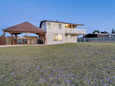 2 Prince Street, Ledge Point WA 6043