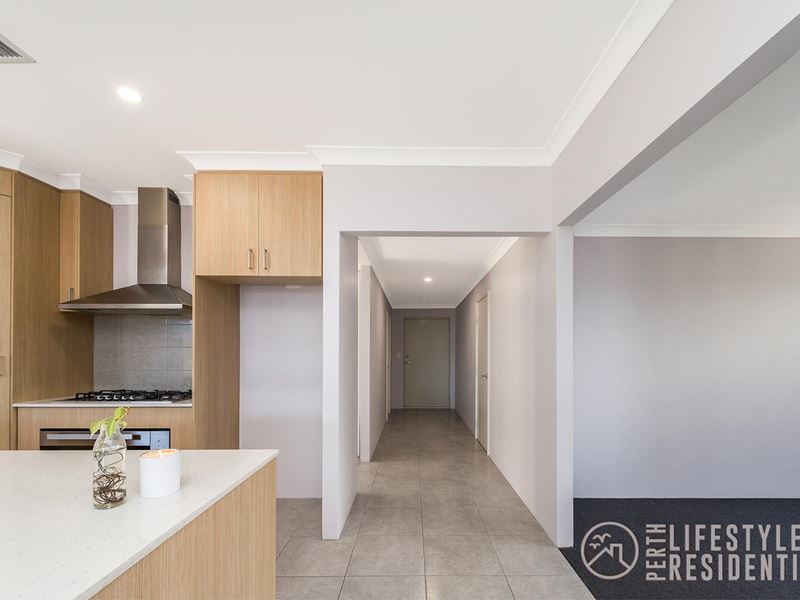 11 Aureolin Road, Eglinton