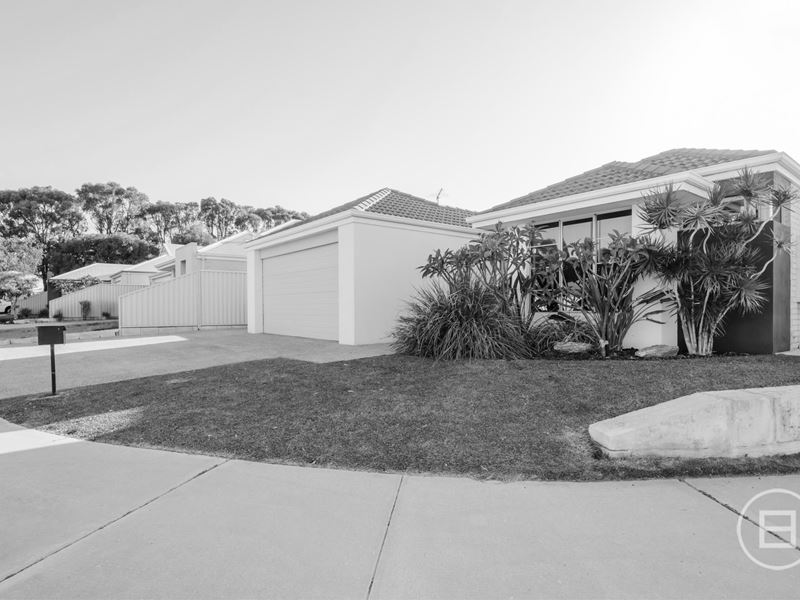9 Mariposa Boulevard, Secret Harbour