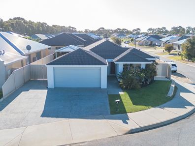 9 Mariposa Boulevard, Secret Harbour WA 6173