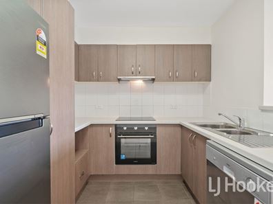 2/6 Ibera Way, Success WA 6164