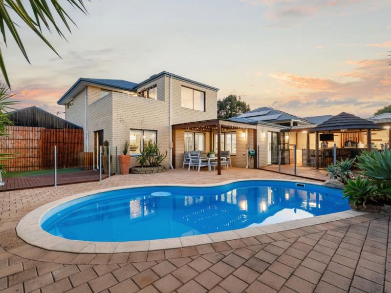 22 Langmuir Way, Tapping