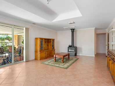 13 Castle Street, West Lamington WA 6430