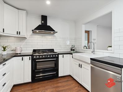 13 Heron Court, Camillo WA 6111