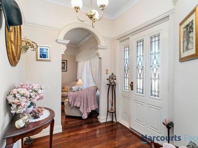 8 Welbeck Road, Canning Vale WA 6155