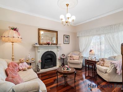 8 Welbeck Road, Canning Vale WA 6155