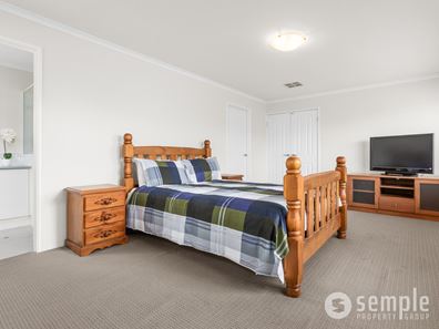 8 Normanby Bend, Success WA 6164