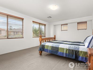 8 Normanby Bend, Success WA 6164