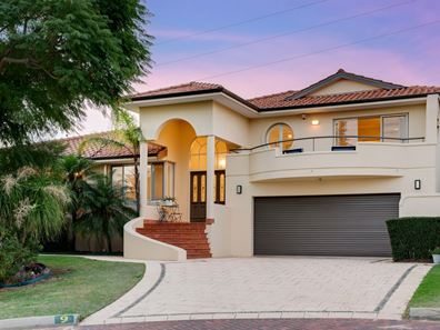 9 Chivrell Rise, Gwelup WA 6018