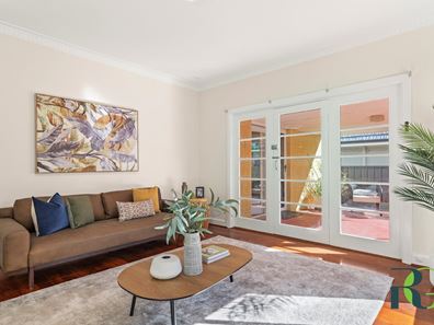 7 Redwood Crescent, Melville WA 6156
