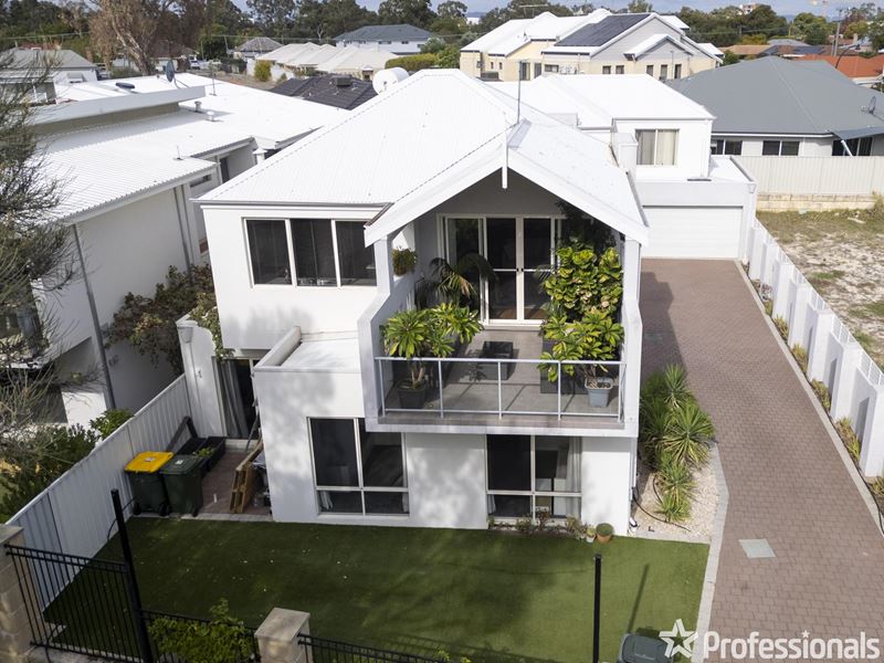1/61 Aquaviva Circle, Viveash WA 6056