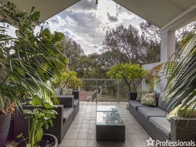 1/61 Aquaviva Circle, Viveash WA 6056