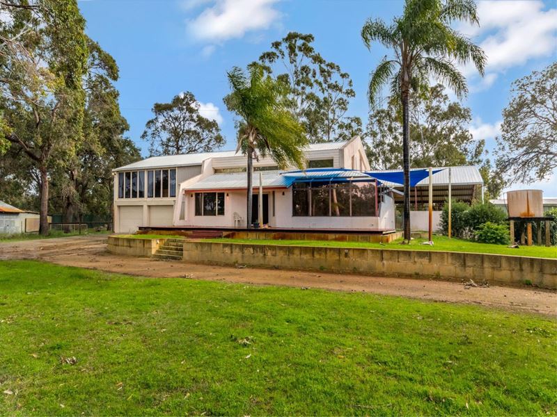 91 Mustang Road, Champion Lakes WA 6111