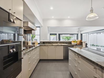 19 COWRIE CRESCENT, Mount Pleasant WA 6153