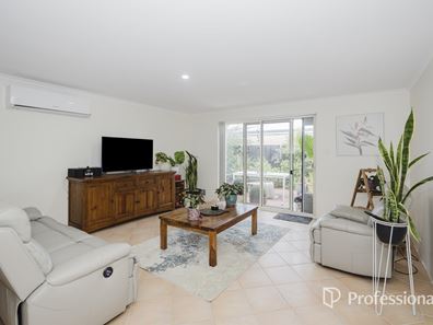 7 Balladonia Drive, Ellenbrook WA 6069