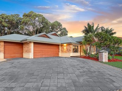 13 Swanson Way, Secret Harbour WA 6173