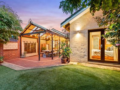 1/57 Cloister Avenue, Manning WA 6152