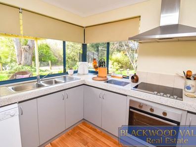 33 Roberts Street, Balingup WA 6253
