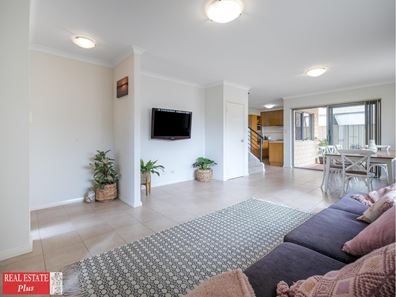 38 Aquaviva Circle, Viveash WA 6056