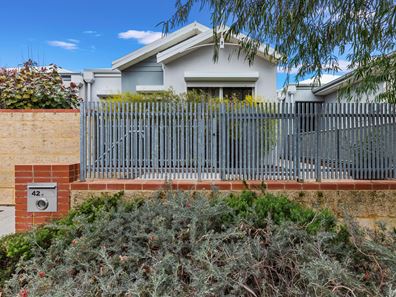 42 Aviator Boulevard, Clarkson WA 6030