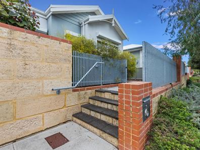42 Aviator Boulevard, Clarkson WA 6030