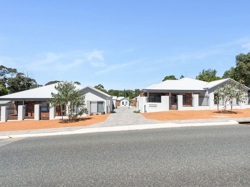 4/1 Boonooloo Road, Kalamunda