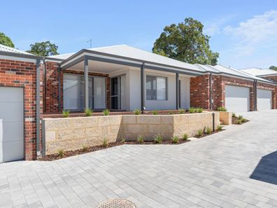 4/1 Boonooloo Road, Kalamunda WA 6076