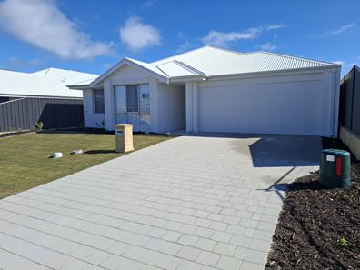 13 Reunion Street, Two Rocks WA 6037