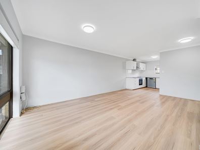 8/79 Clydesdale Street, Como WA 6152