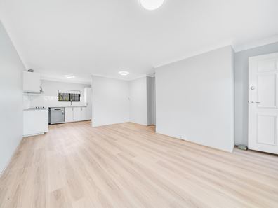 8/79 Clydesdale Street, Como WA 6152