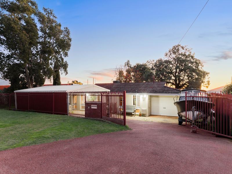 61 Harrison Road, Mount Richon WA 6112