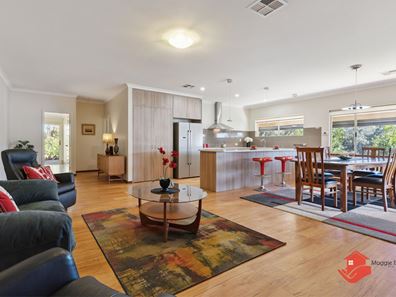 43 Vincent Lookout, Bedfordale WA 6112