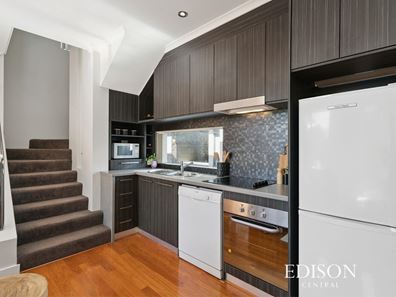 6/31 Pollard Street, Glendalough WA 6016
