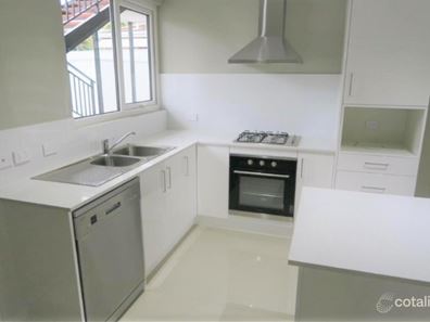 2/30 Terence Street, Gosnells WA 6110