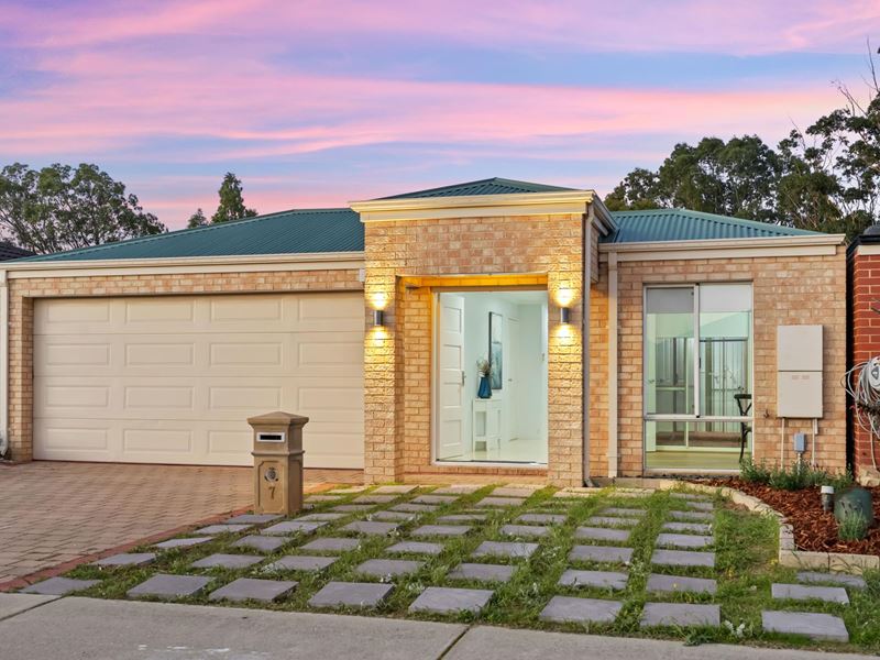 7 Hourn Way, Canning Vale WA 6155